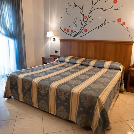 Dipendenza Hotel Londra 亚历山德里亚 外观 照片