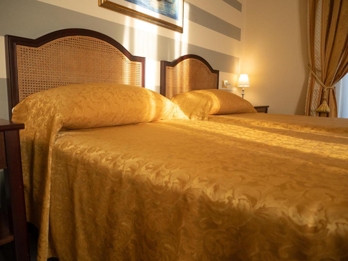 Dipendenza Hotel Londra 亚历山德里亚 外观 照片